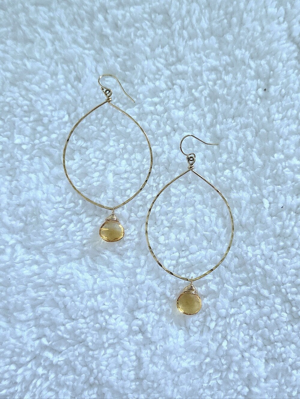 Hammered🔨 Gold💛 Open Ellipse Earrings With Dangling Citrine🧡 - NWOT - Picture 2 of 15